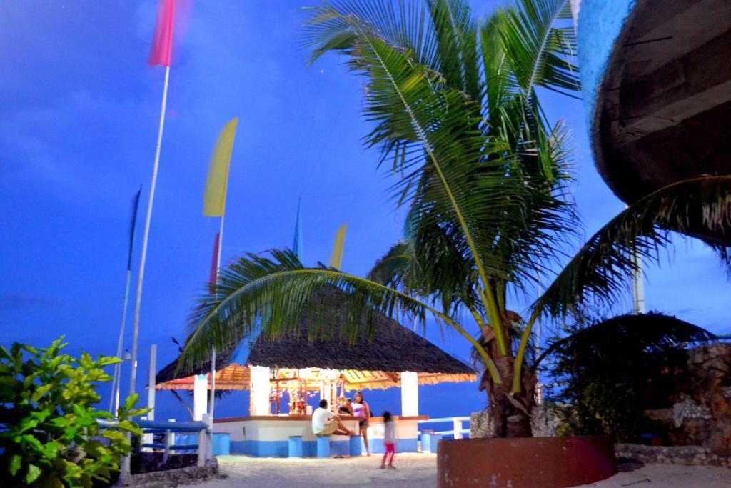 Blue Corals Beach Resort Logon Luaran gambar